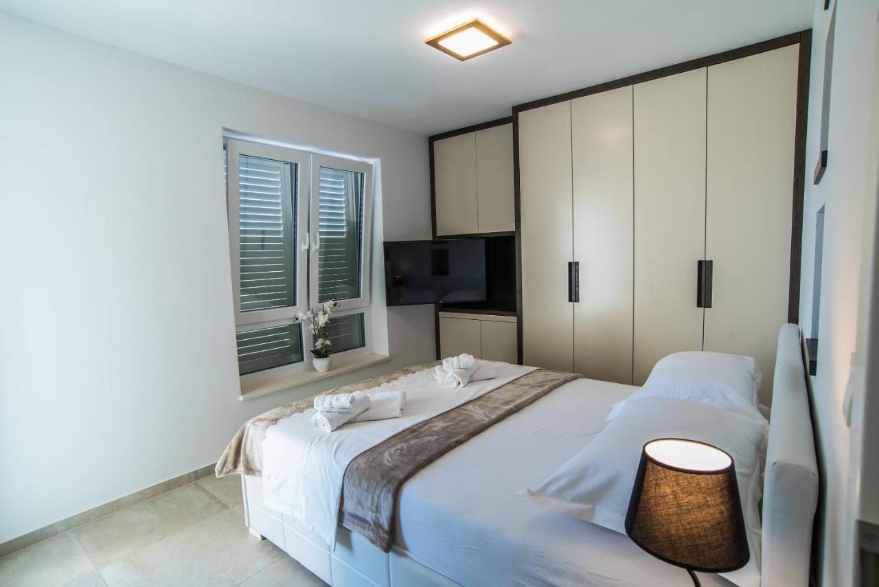 Elsa Apartments Celina Luaran gambar