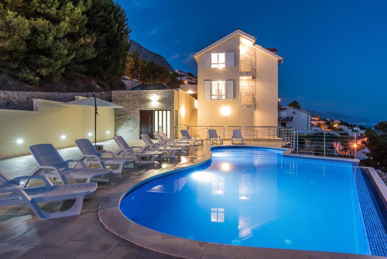 Elsa Apartments Celina Luaran gambar