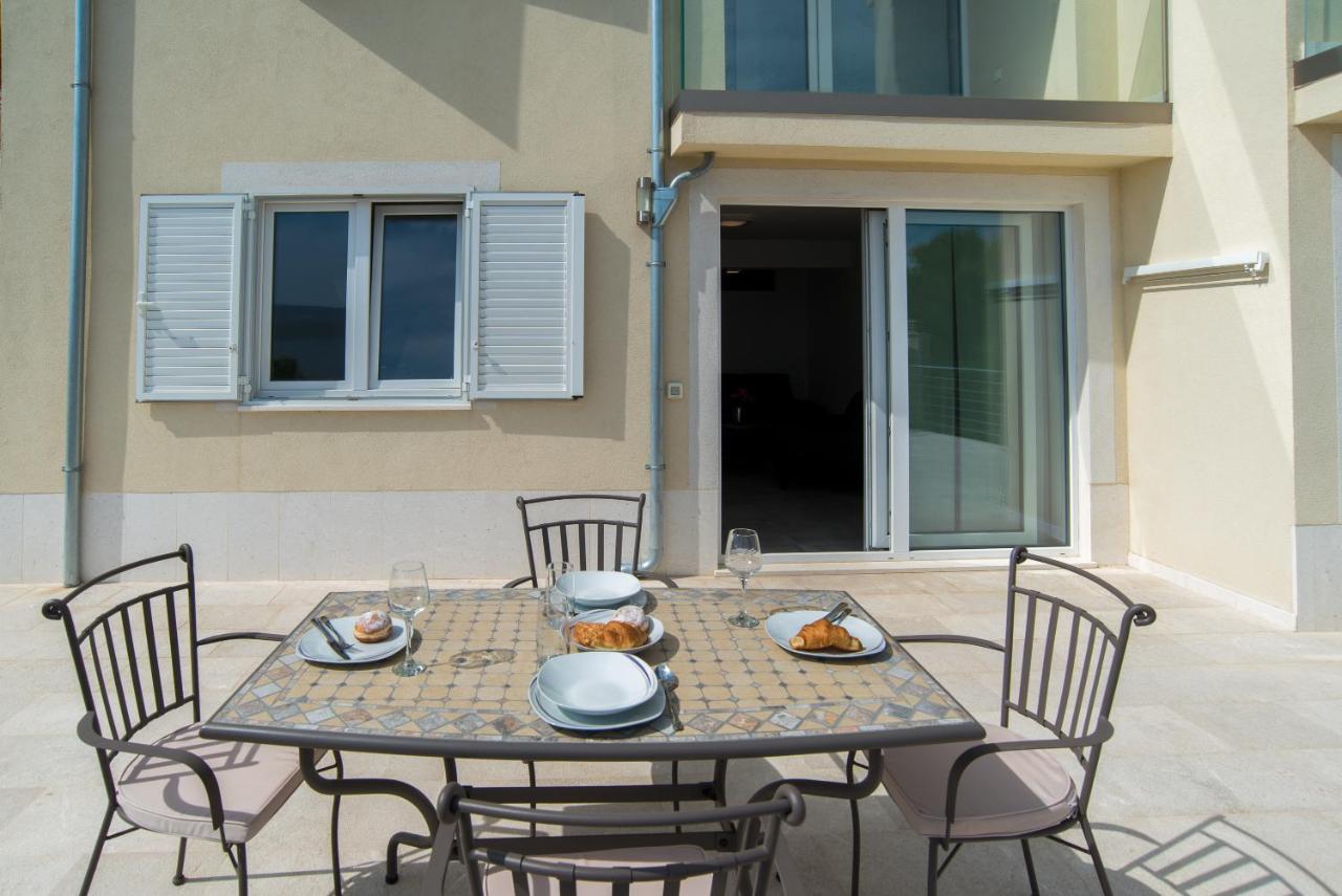 Elsa Apartments Celina Luaran gambar