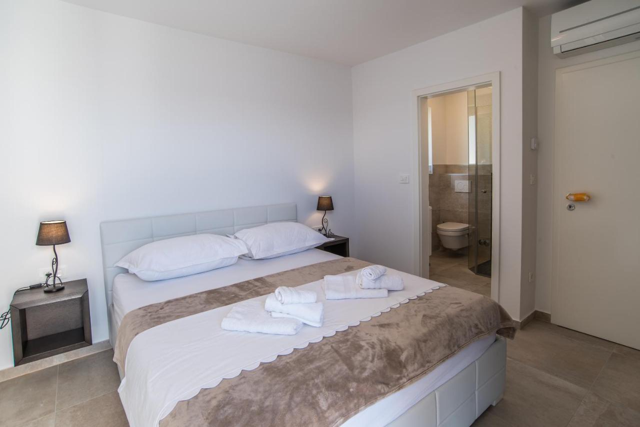 Elsa Apartments Celina Luaran gambar