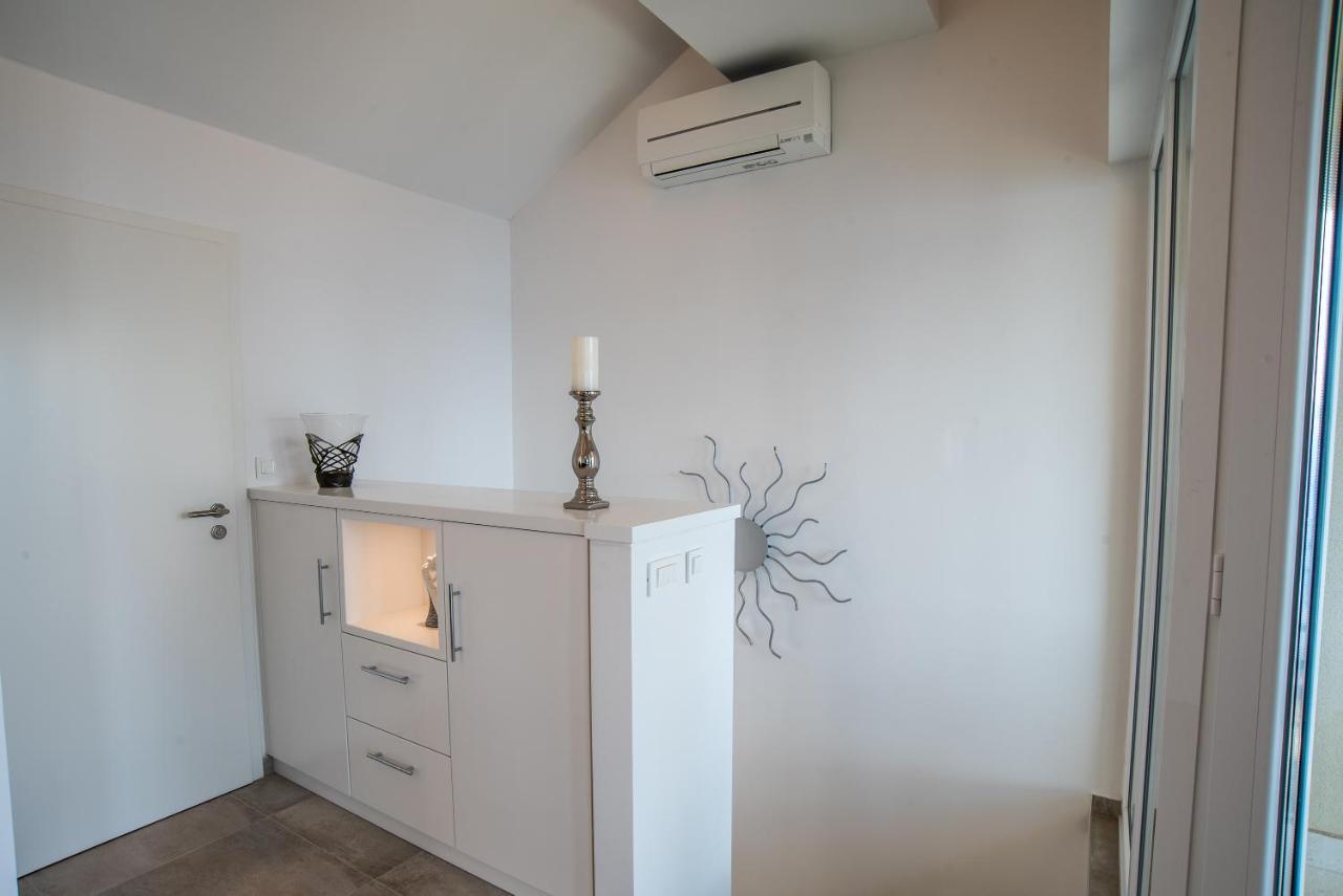 Elsa Apartments Celina Luaran gambar