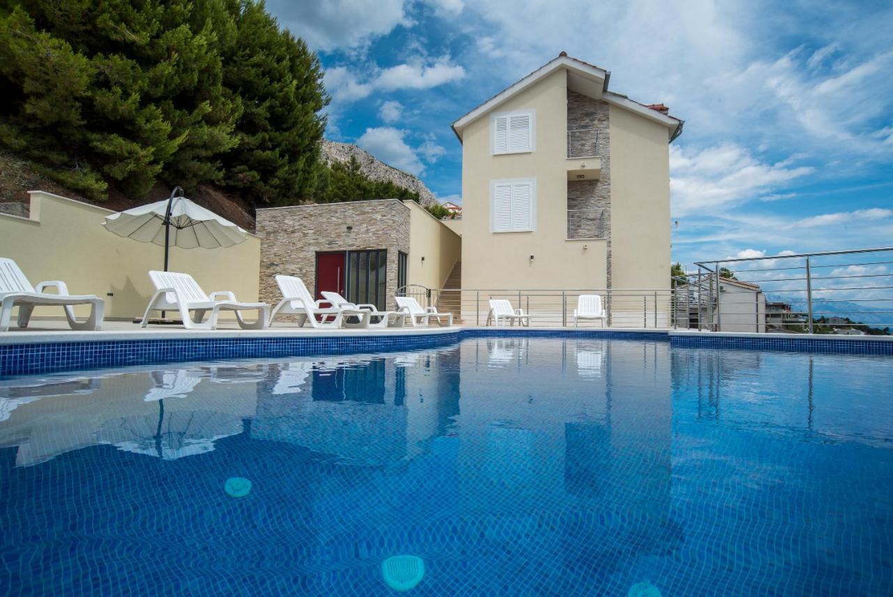 Elsa Apartments Celina Luaran gambar
