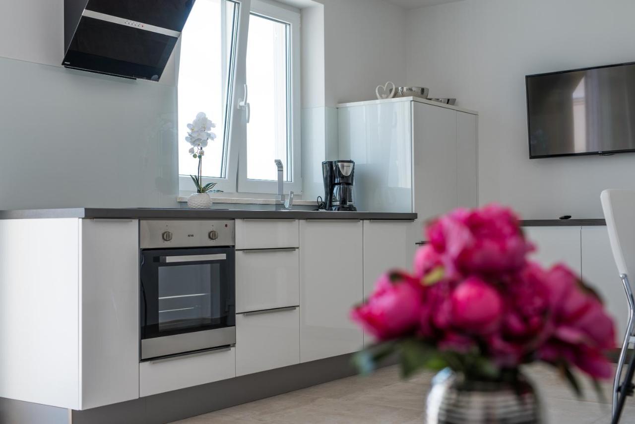 Elsa Apartments Celina Luaran gambar