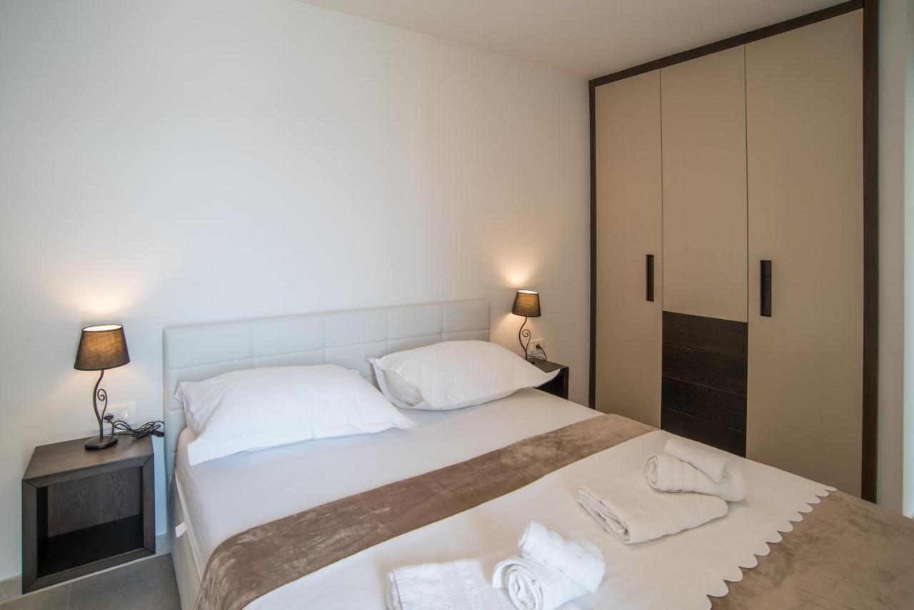 Elsa Apartments Celina Luaran gambar