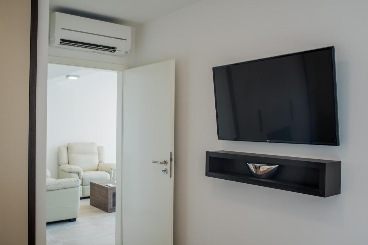 Elsa Apartments Celina Luaran gambar